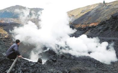 贺兰山的煤炭燃烧了300年，损失达上百亿，不能用水灭了吗