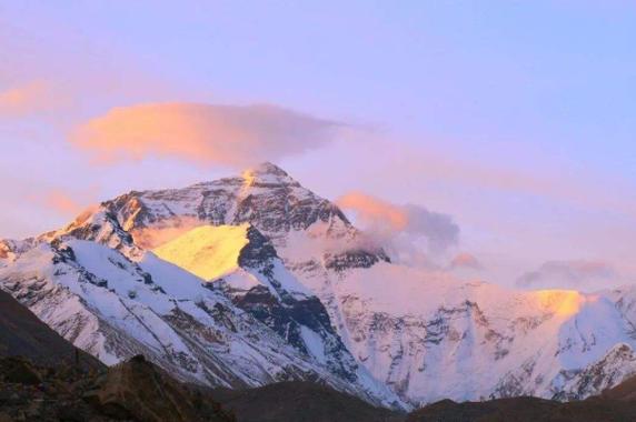 世界上最高的山峰是到底是不是珠穆朗玛峰 世界上有比珠穆朗玛峰还高的山吗