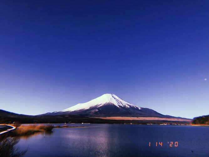 请问一下大家，你觉得富士山美吗 日本富士山10月份美吗