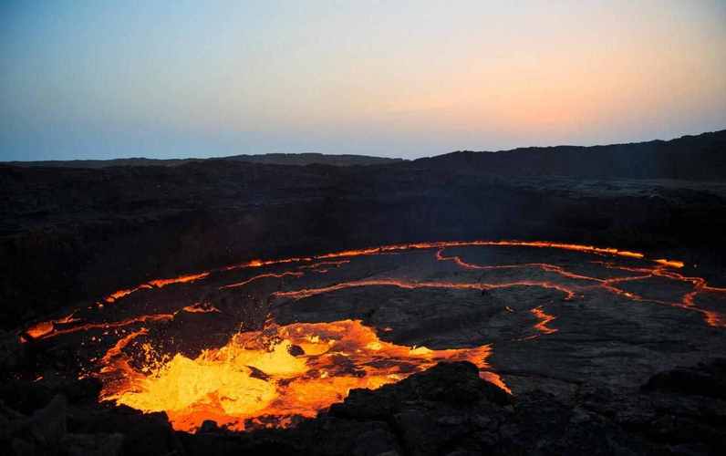 世界上最大死火山：黄石公园超级火山！喷发可灭美国 超级火山爆发视频