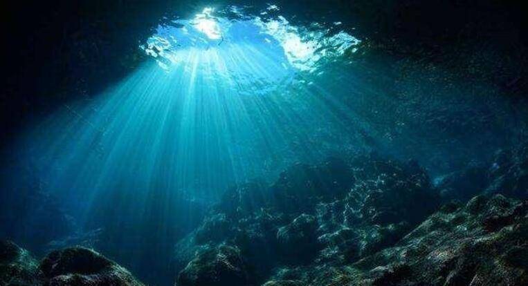 地球上最深的海沟名是什么 马里亚纳海沟的深度