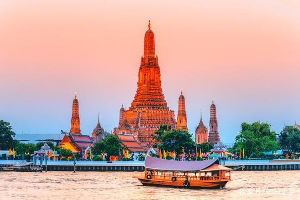 各位旅游达人，请问去泰国旅游主要看哪些景点 什么季节去泰国旅游最好