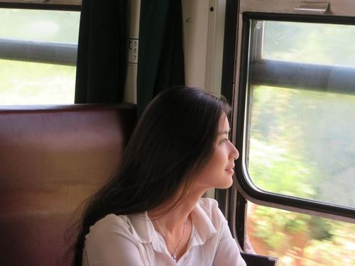大家能说说在火车上遇到的邂逅吗 火车软卧能邂逅美女吗